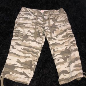 Camo capris